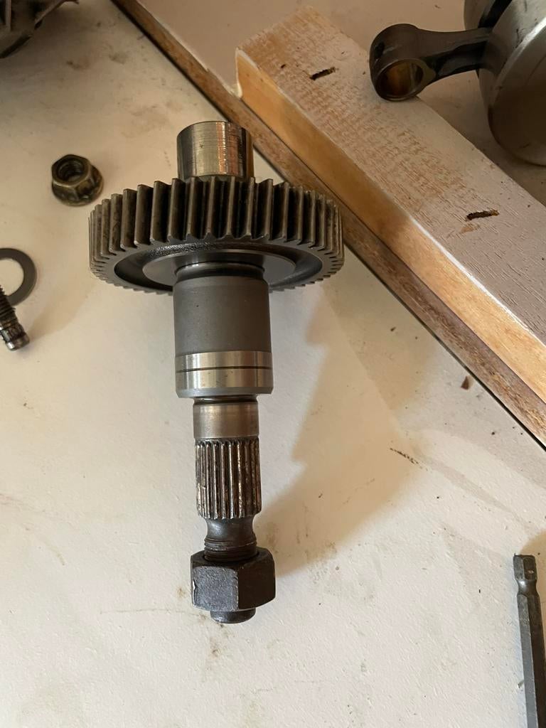 Piaggo aandrijfas 15,-, Ophalen of Verzenden, Gebruikt, Blok, Piaggio