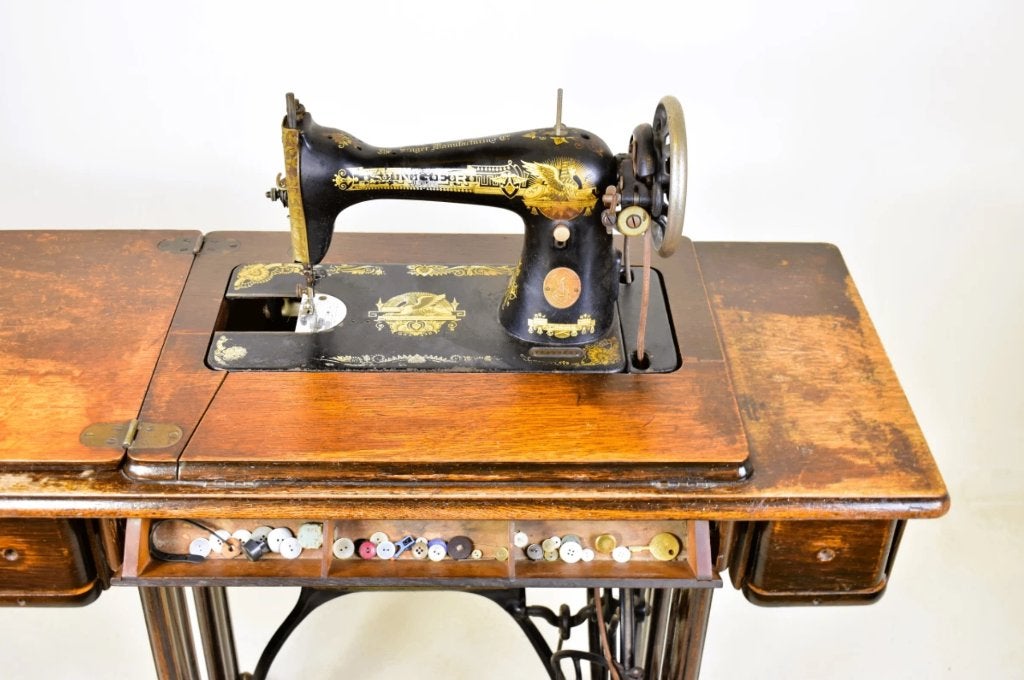 Antieke Singer trapnaaimachine in origineel meubel, Ophalen of Verzenden