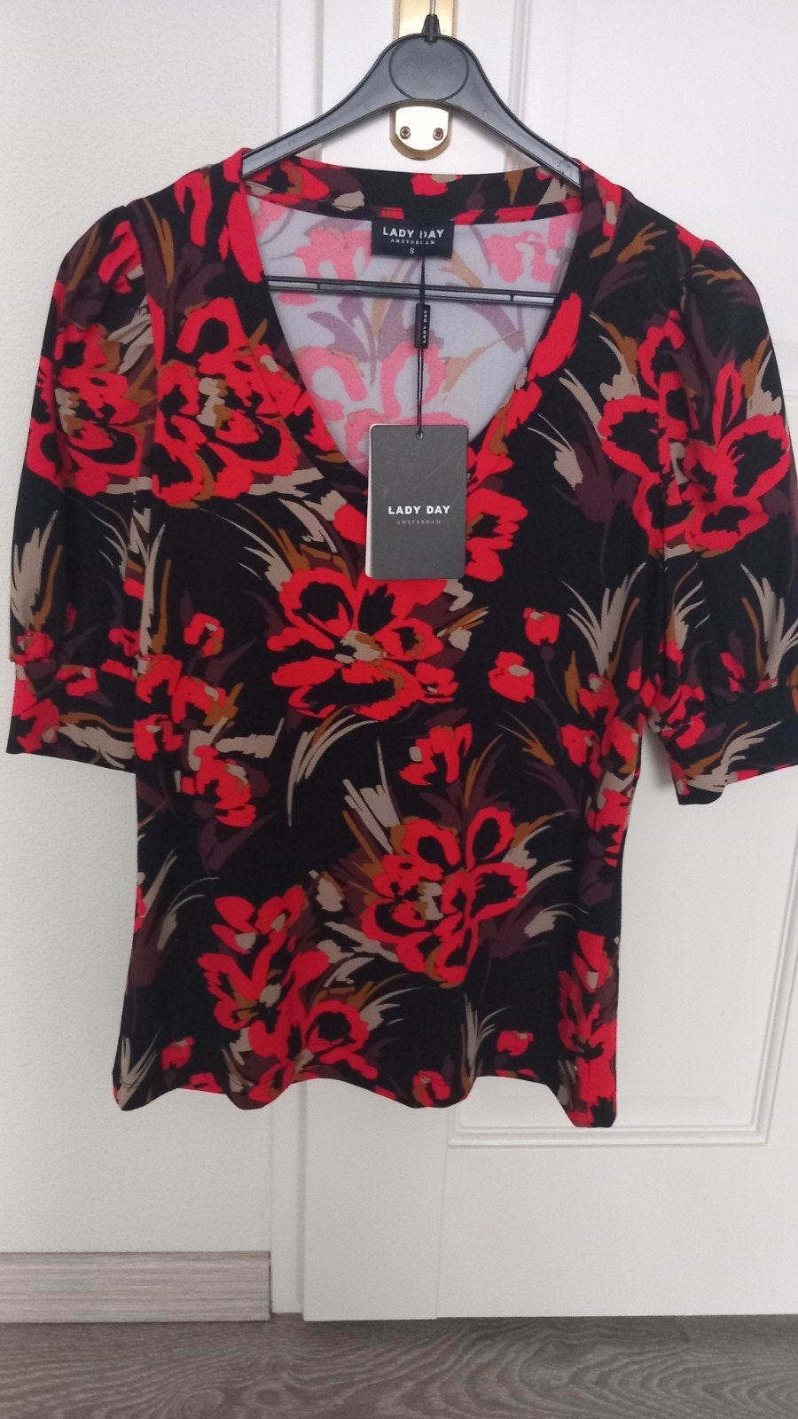 LADY DAY* MOOI ROOD TINTEN TRAVEL TOP/SHIRT/BLOUSE+POFMOUW., LADY DAY., Nieuw, Ophalen of Verzenden, Korte mouw