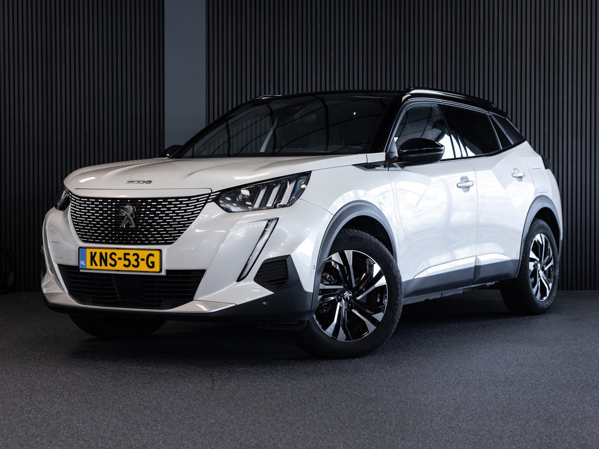 Peugeot E-2008 Peugeot E-2008 EV Active 50kWh l GT Line l So, Auto's, 136 pk, Gebruikt, Zwart, Verwarmde buitenspiegels