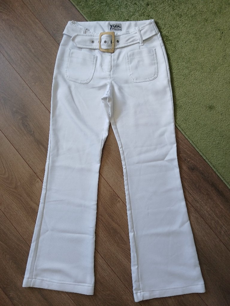 Vintage nineties 90s does 70s witte flared broek met riem S, Kleding | Dames, Broeken en Pantalons, Wit, Ophalen of Verzenden