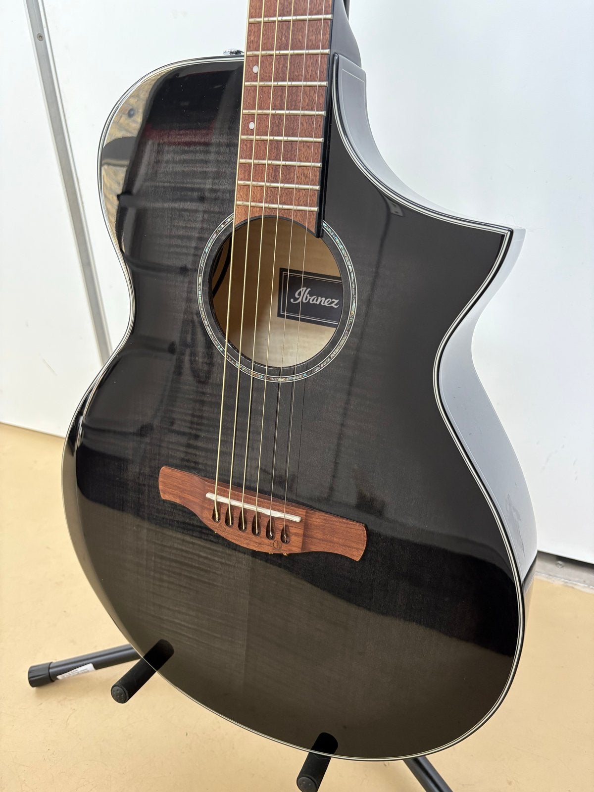 Ibanez AEWCA400-TKS akoestische gitaar met element en koffer, Ophalen, Zo goed als nieuw, Western- of Steelstringgitaar, Met (piezo-)element