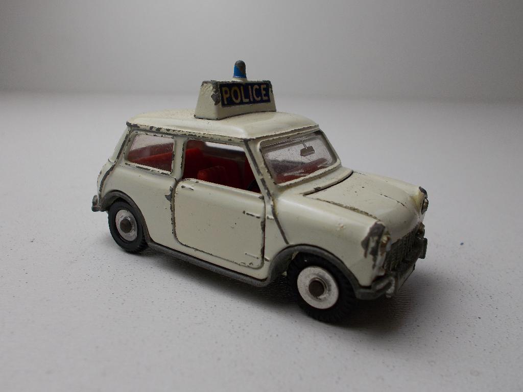 1967 Dinky Toys 250 POLICE MINI COOPER. (-C-), Ophalen of Verzenden, Gebruikt, Auto, Dinky Toys
