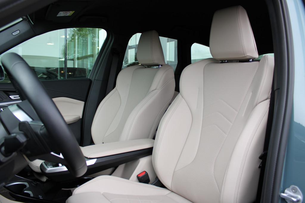 BMW X1 xDrive25e M Sport Automaat / Sportstoelen / Comfort A, Gebruikt, Met garantie (alle), Hybride Elektrisch/Benzine, 3 cilinders