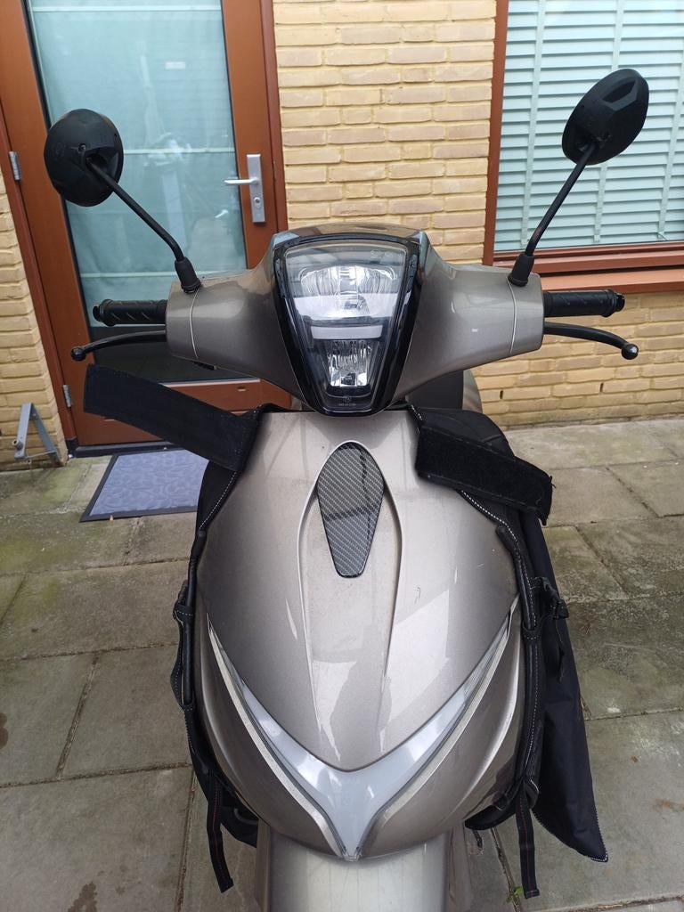 Valaxim scooter grijs, Ophalen of Verzenden, Zo goed als nieuw, Benzine, Overige modellen