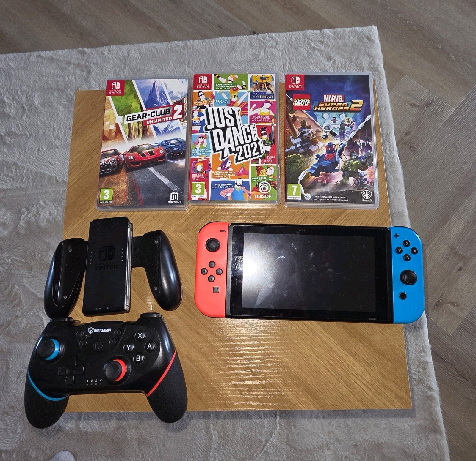 Nintendo Switch met 3 games en extra's, Spelcomputers en Games, Spelcomputers | Nintendo Switch, Switch 2019 Upgrade, Met games