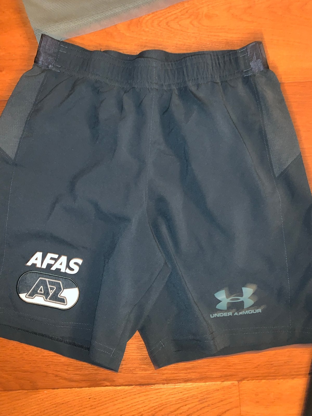 AZ Alkmaar Under Armour Trainingsset maat 134/140, Ophalen of Verzenden, Zo goed als nieuw, Meisje