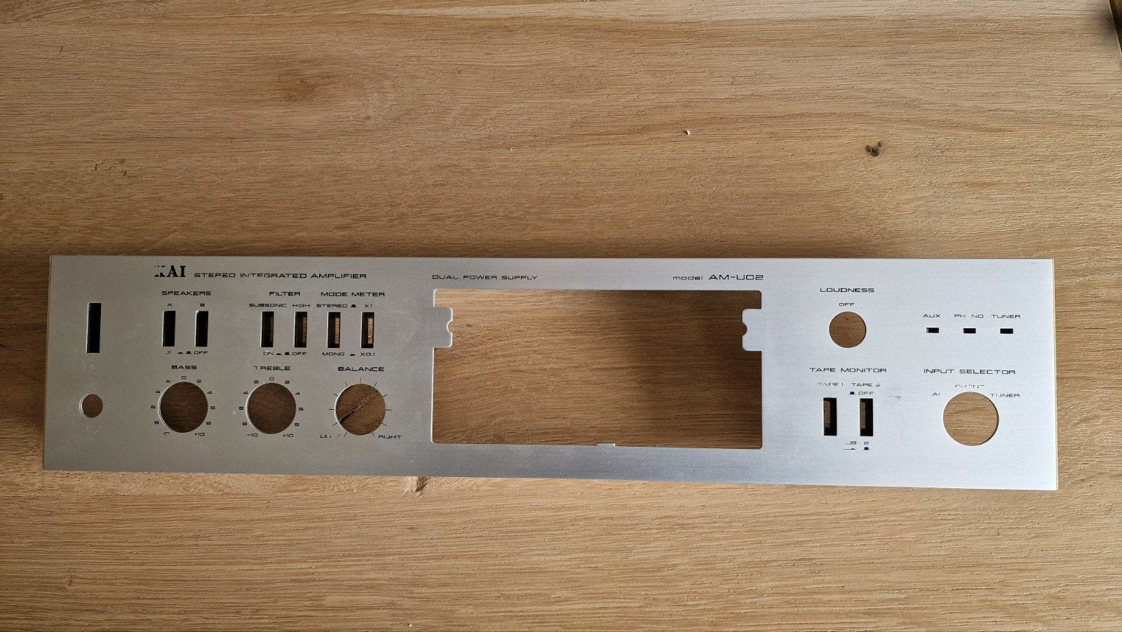 Front Akai AM-U02. Mist her en der wat letters, verder mooi., Gebruikt, Ophalen, Overige merken, Minder dan 60 watt