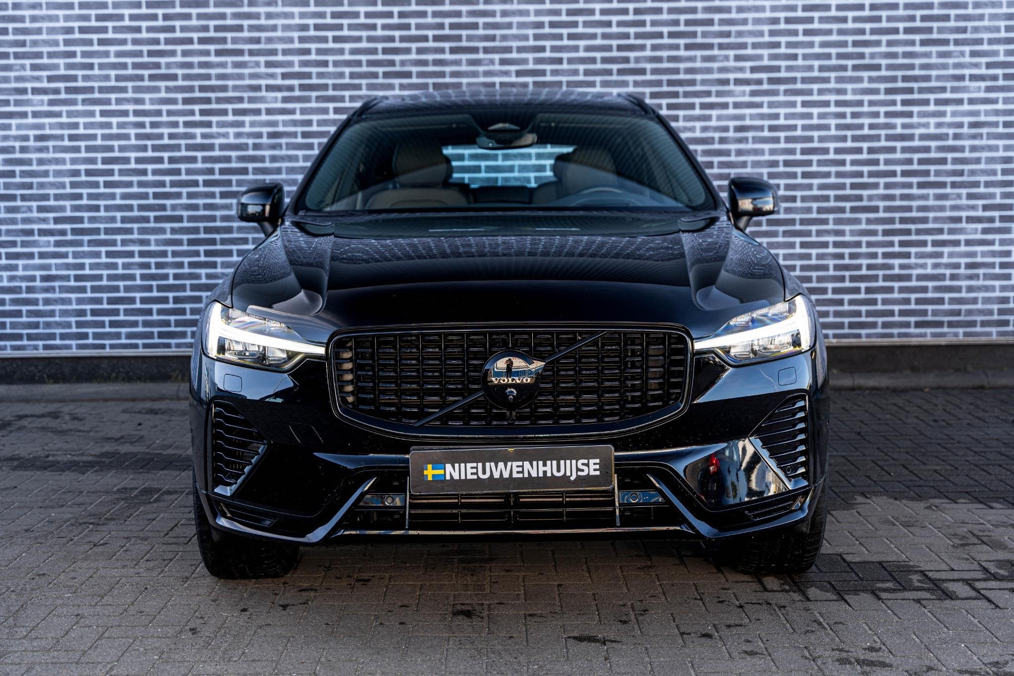 Volvo XC60 2.0 T6 Plug-in Hybrid AWD Ultra Black Edition | P, Auto's, Volvo, Lichtsensor, Gebruikt, Euro 6, 4 cilinders