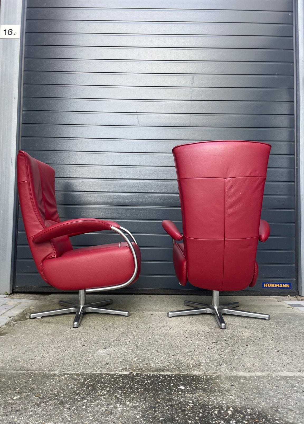 Twee rode leren relax fauteuils / relax stoelen gebruikt, Huis en Inrichting, Ophalen, Minder dan 75 cm, 50 tot 75 cm, A