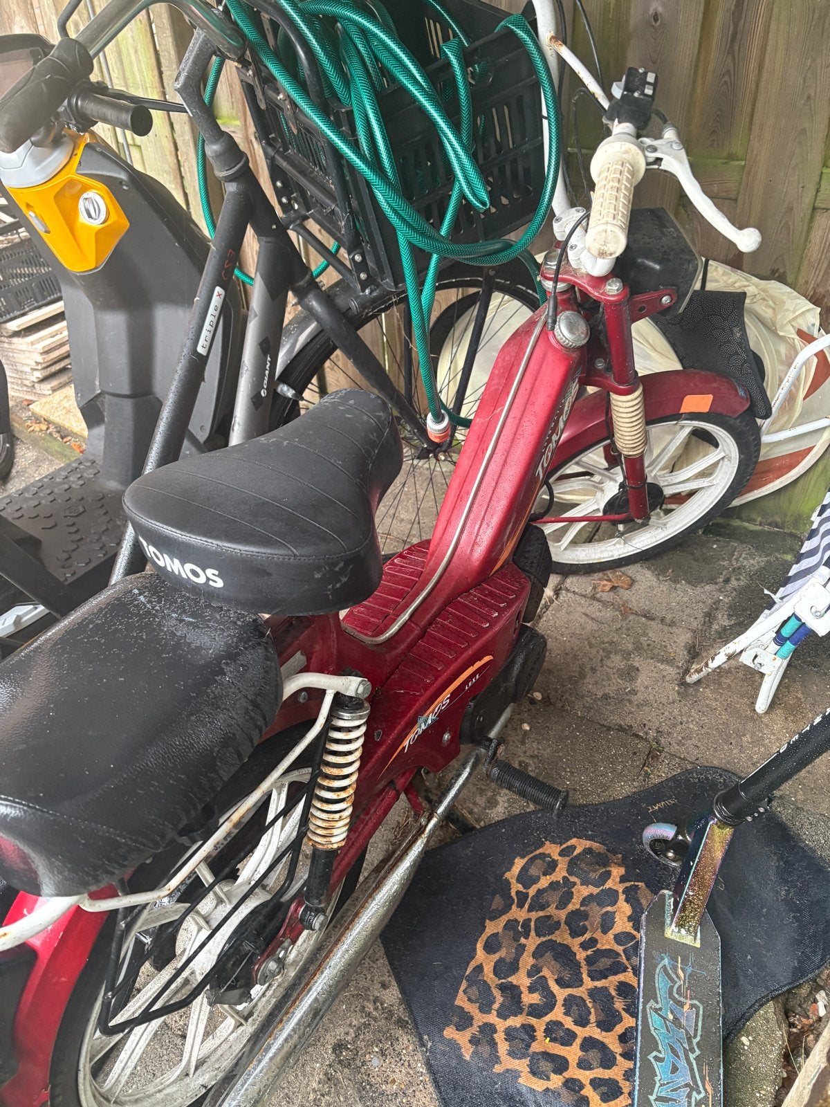 Tomos brommer - Rood (Gebruikt), Fietsen en Brommers, Ophalen of Verzenden, Gebruikt, Overige modellen