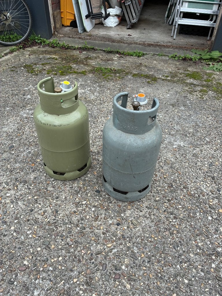 2 gevulde gasflessen voor caravan, camper of BBQ, Ophalen of Verzenden, Gebruikt