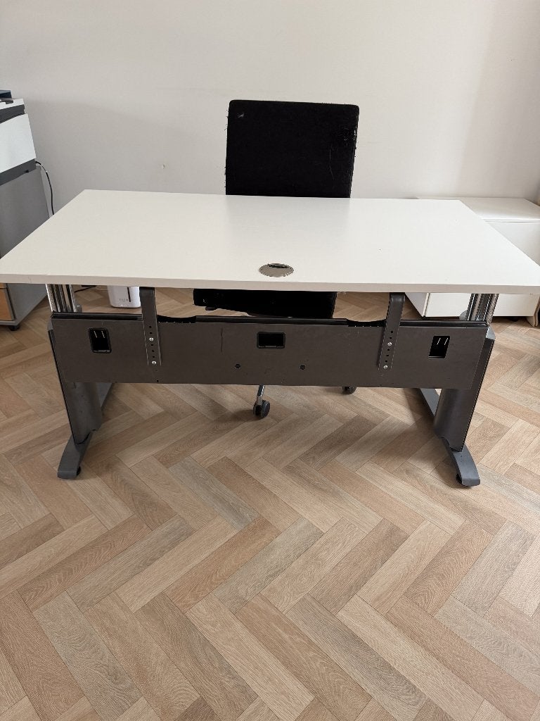 bureau, Huis en Inrichting, Bureaus, Ophalen, 100 cm, Zo goed als nieuw, Computerbureau