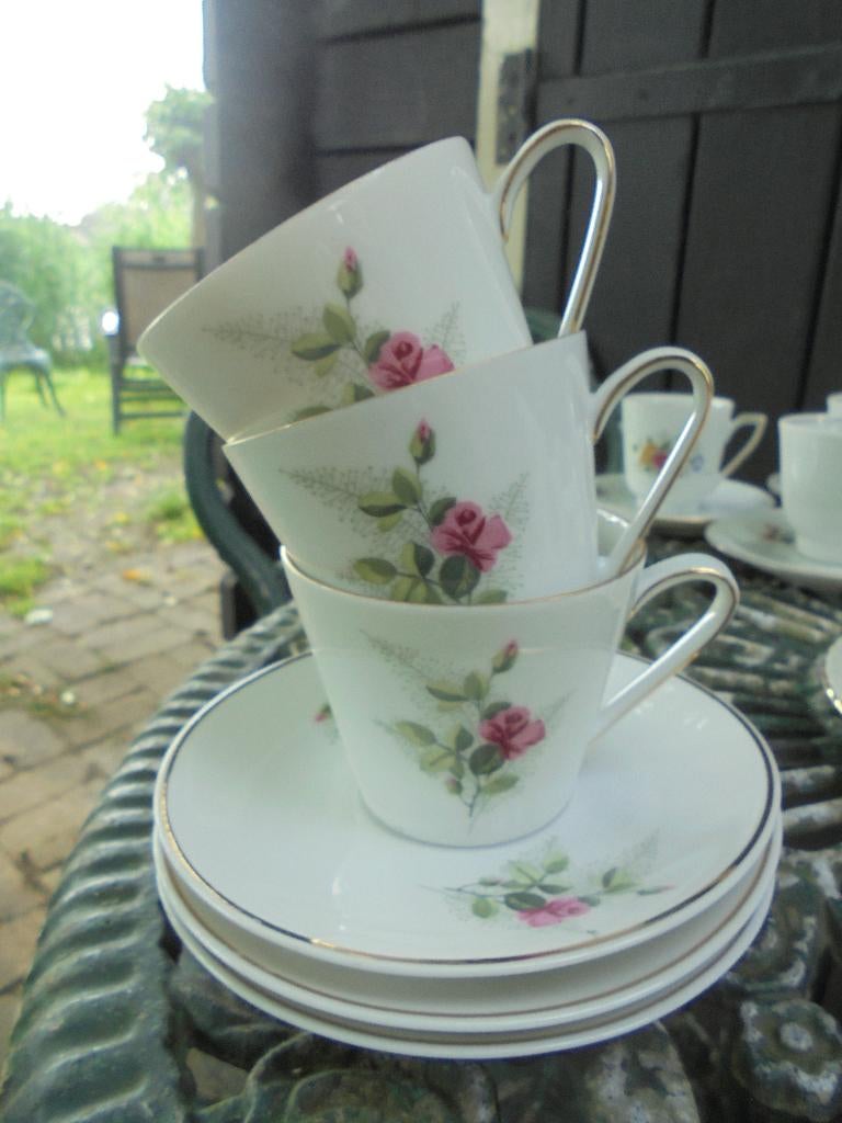 3 Koffie kop en schotels Jaegersle Bavaria met roze roos, Antiek en Kunst, Ophalen of Verzenden