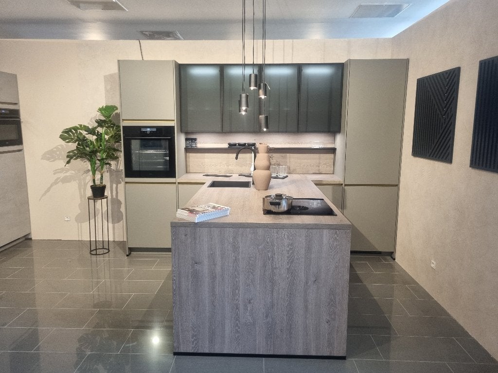 Showroomkeuken Taupegrijs, Ophalen, Bruin, Overige typen, Nieuw