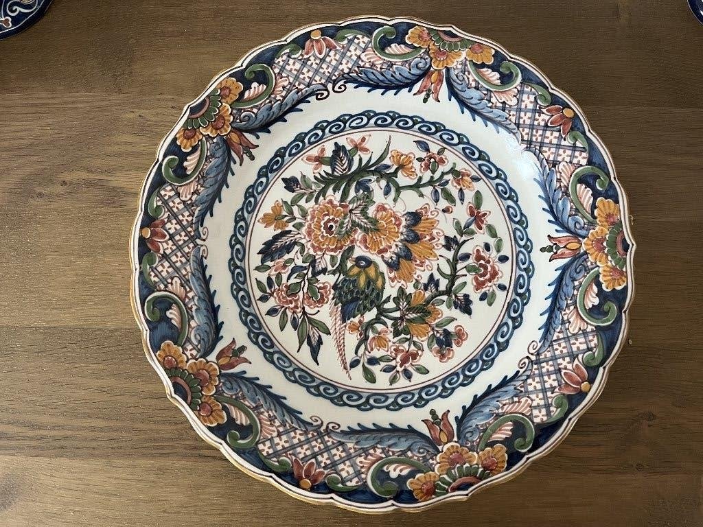 Koninklijke Tichelaar, Makkumer Bord met Vogelmotief., 31 cm, Gebruikt, 31 cm, Meerkleurig