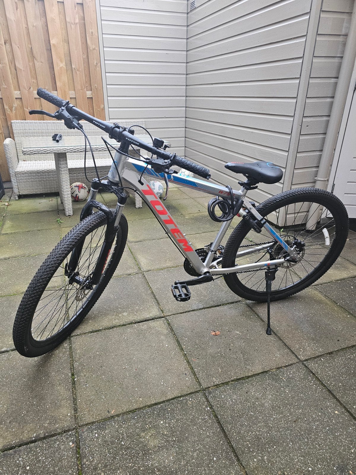 Nog nette jongensfiets met 28 inch banden, Fietsen en Brommers, Versnellingen, Zo goed als nieuw, Trommelrem, Ophalen