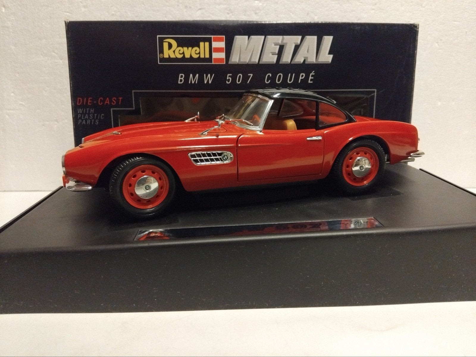 BMW 507 Coupe Touring Sport  hardtop Revell metal 1:18 KRD, Ophalen of Verzenden, Zo goed als nieuw, Auto, Revell