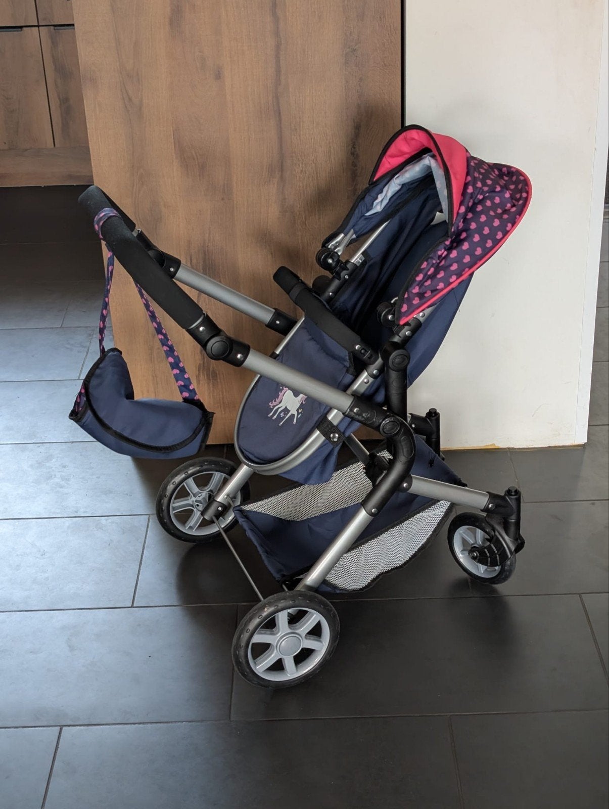 Mooie poppenwagen met verstelbare duwstang, Kinderen en Baby's, Ophalen, Babypop