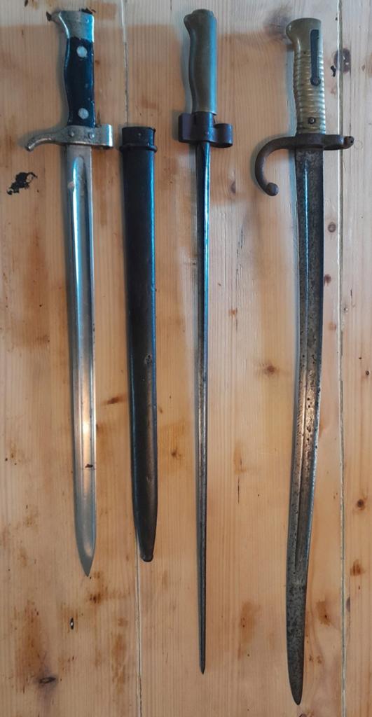3 franse bajonetten, Verzenden, Landmacht, Overige gebieden, Mes of Dolk
