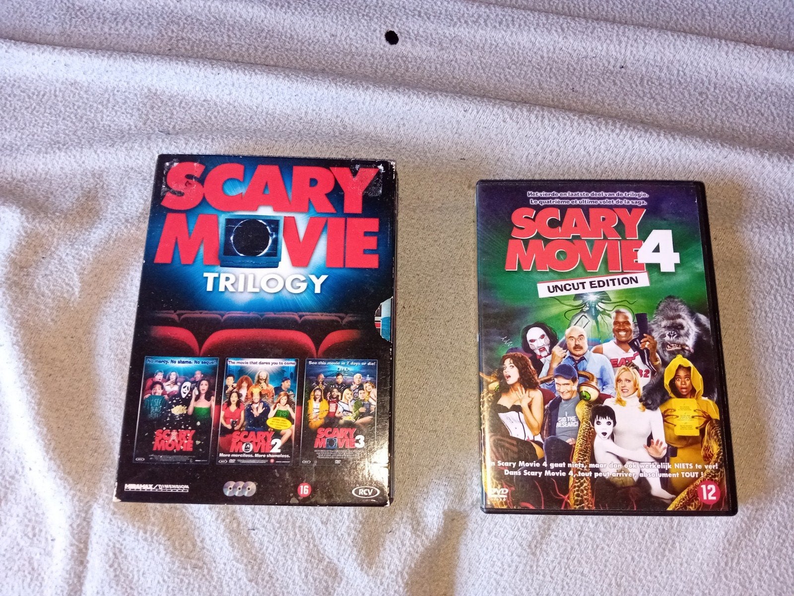 DVD VAN SCARY MOVIE DEEL 1- 2- 3 -4 HUMOR IN 1 KOOP  10 EURO, Engels, Alle leeftijden, Nederlands, Ophalen of Verzenden