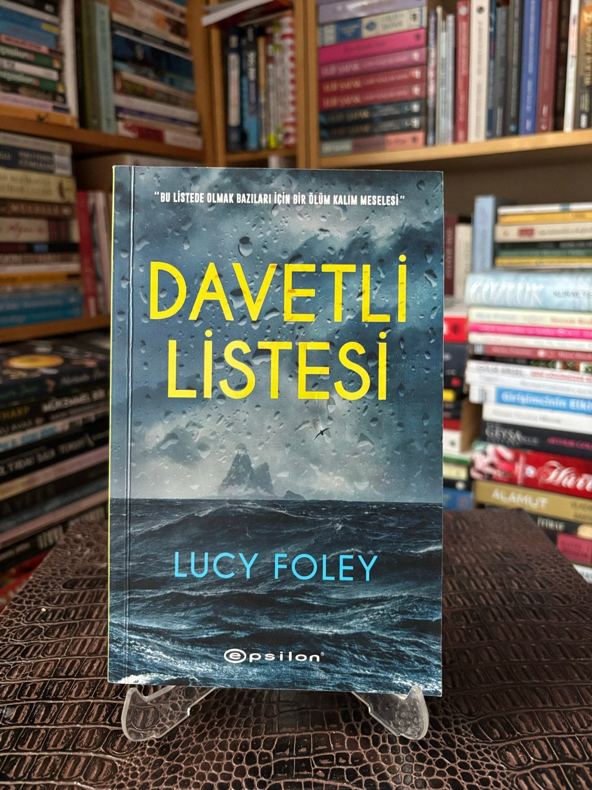 Davetli Listesi - Lucy Foley (Thriller), Ophalen of Verzenden, Zo goed als nieuw