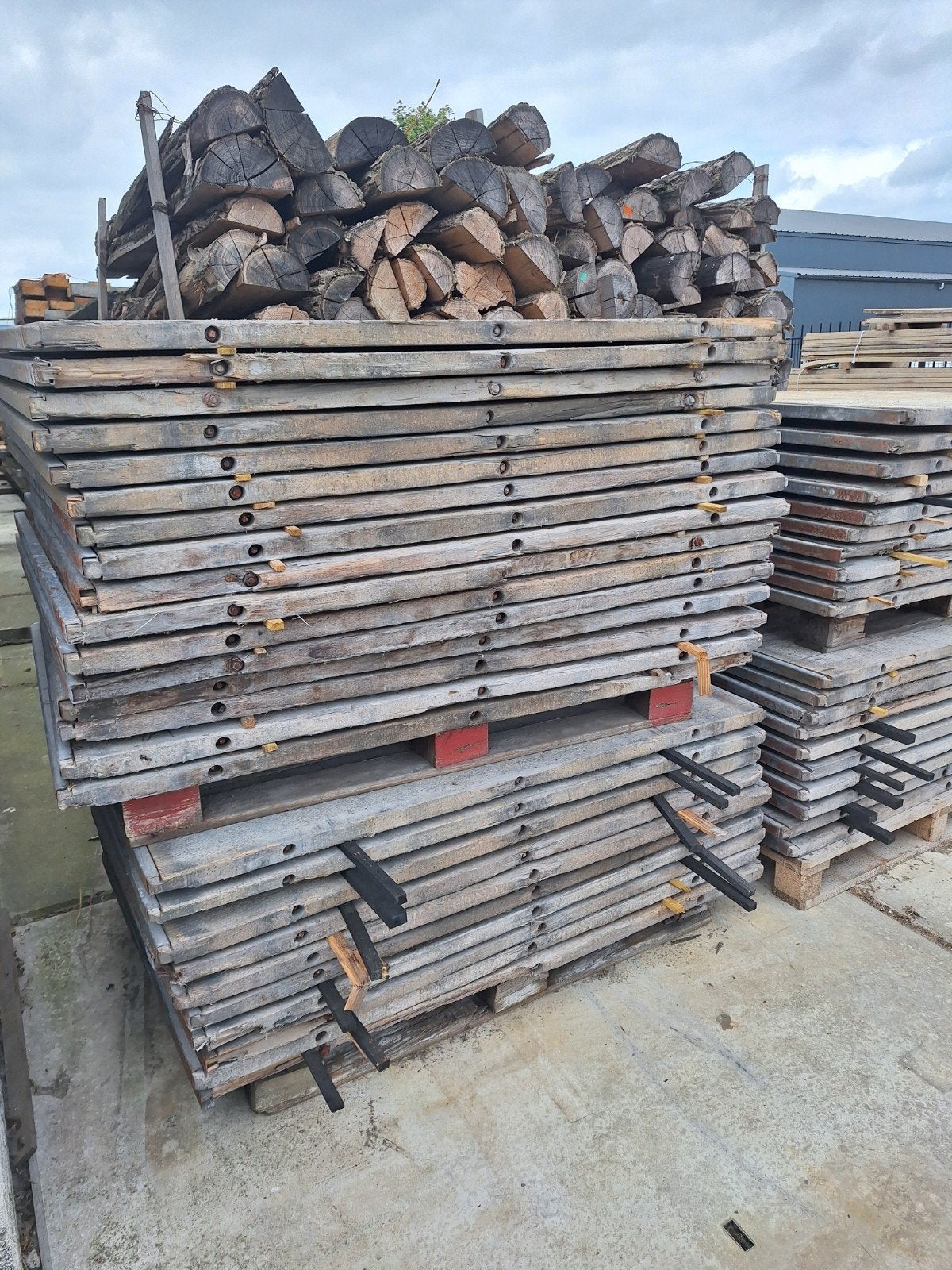 B KEUS  hardhouten  steenschotten  4x100x140cm, Ophalen, Hout, Biels