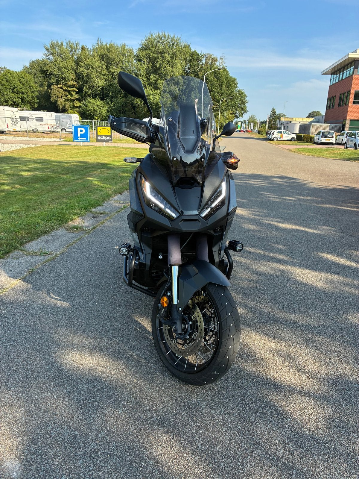 Motor Honda X-ADV Akrapovic uitlaat 2024, Motoren, Motoren | Honda, 750 cc, Scooter, Gebruikt, Particulier