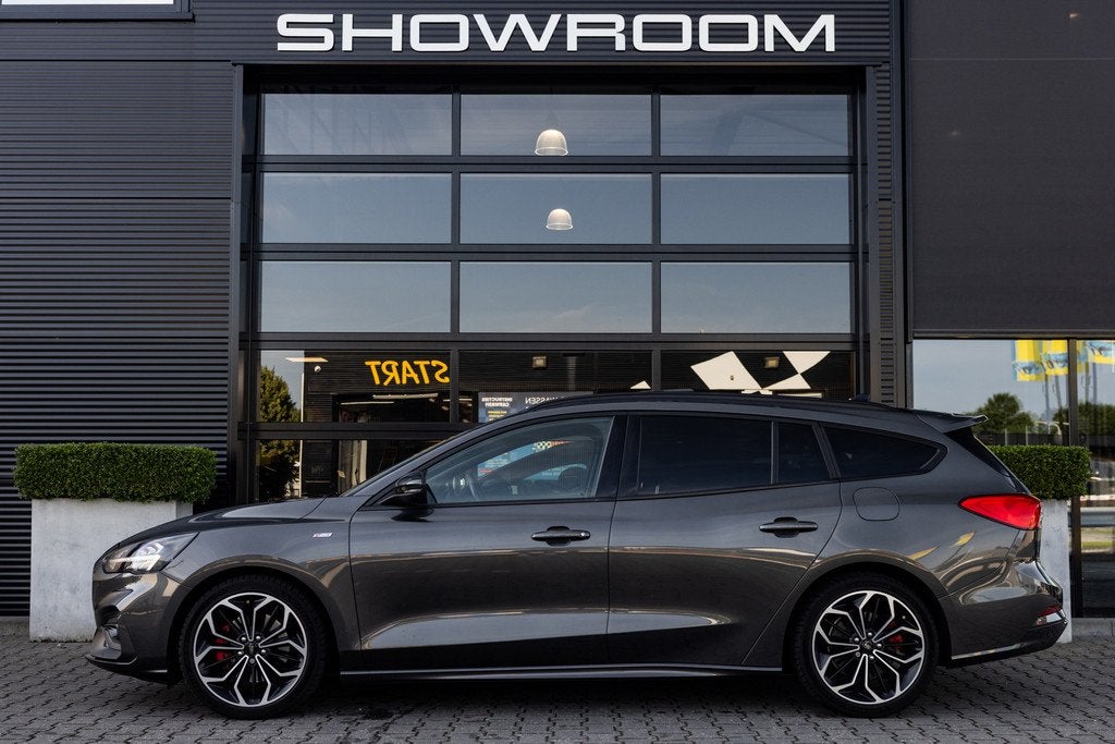Ford Focus Wagon 1.5 EcoBoost ST Line, 182pk, Pano, B&O Deal, Auto's, Metallic lak, Gebruikt, 700 kg, Leder en Stof