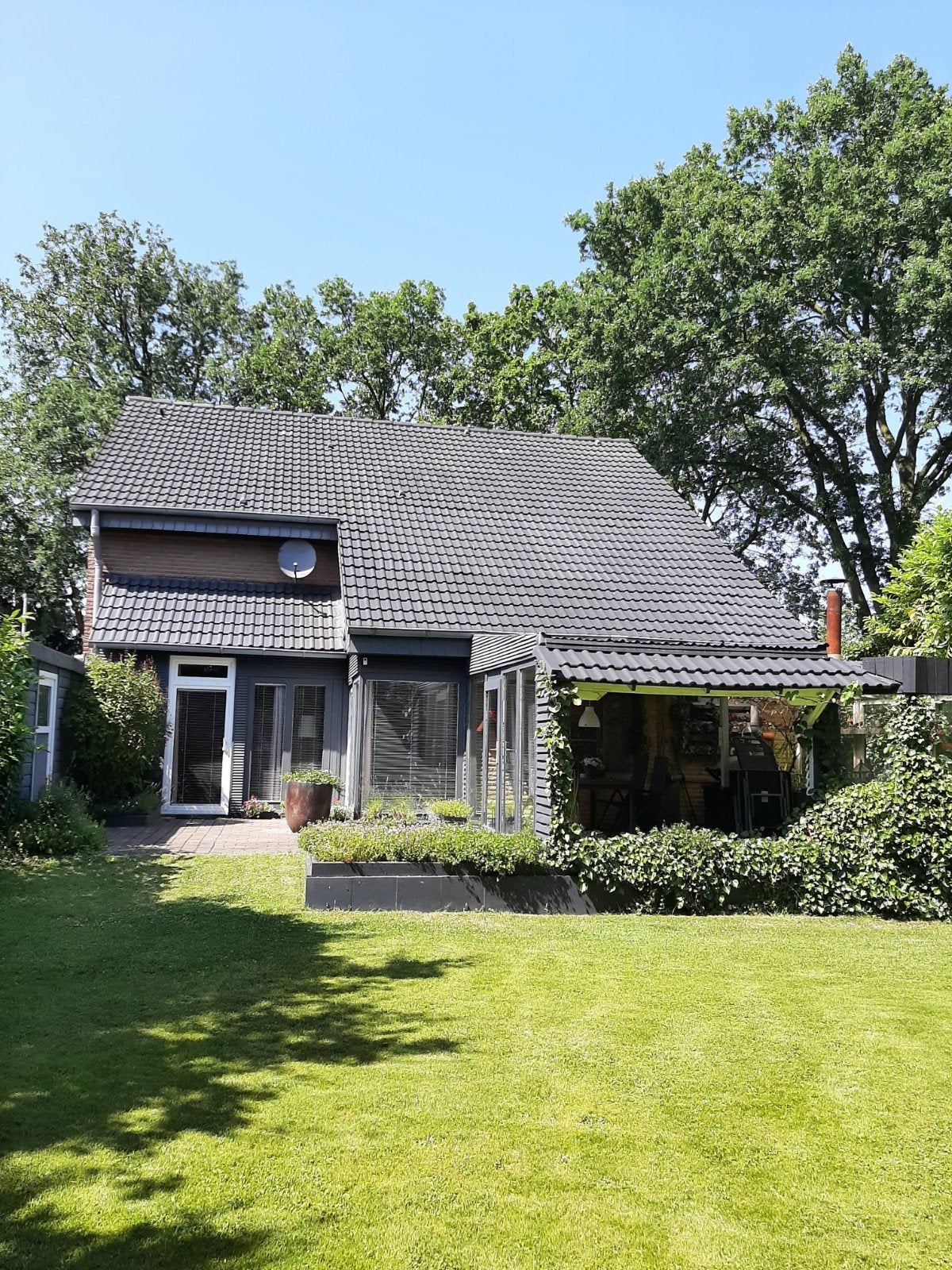 Vrijstaand huis met garage in Rheine-Hauenhorst, Duitsland, Huizen en Kamers, Buitenland, Duitsland, Stad