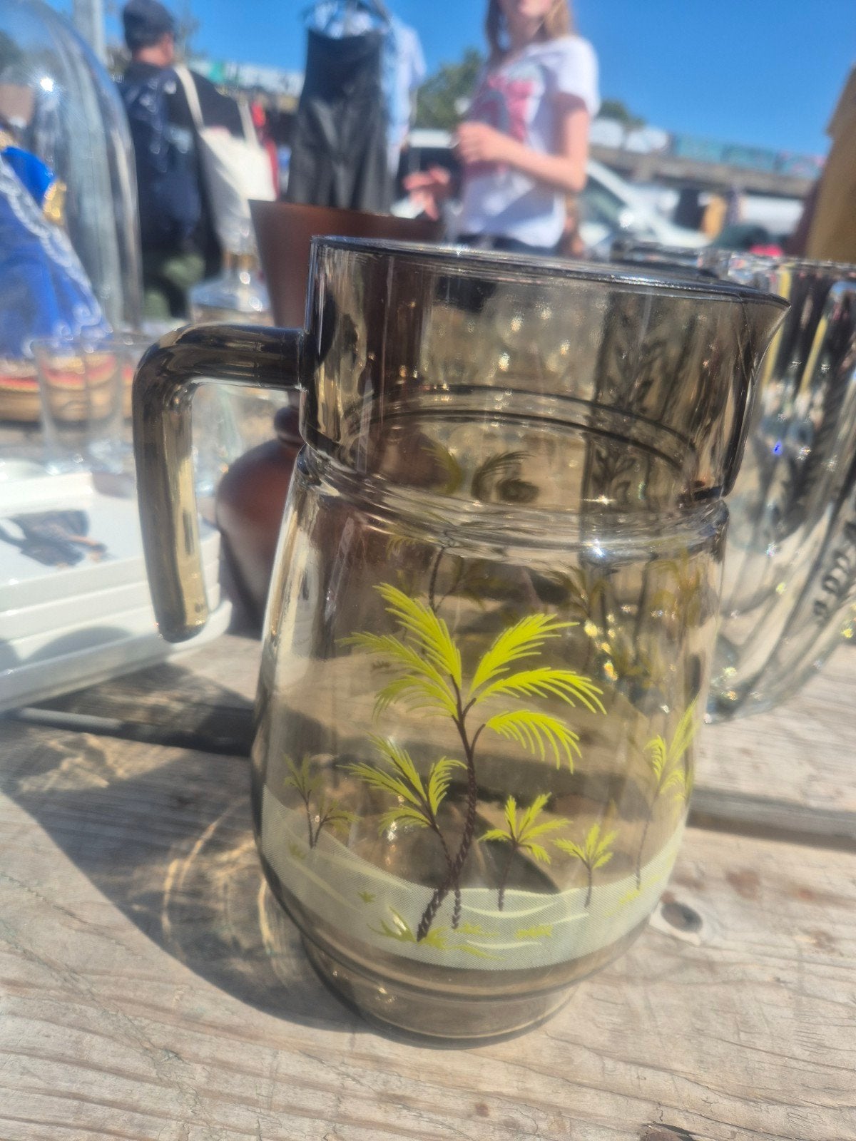 Vintage glazen kan met palmboom decoratie, Ophalen of Verzenden
