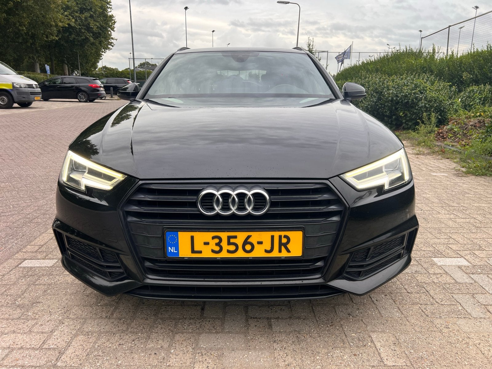 Audi A4 2.0 Tfsi Ultra 2017, Stof, Zwart, 1984 cc, 1435 kg