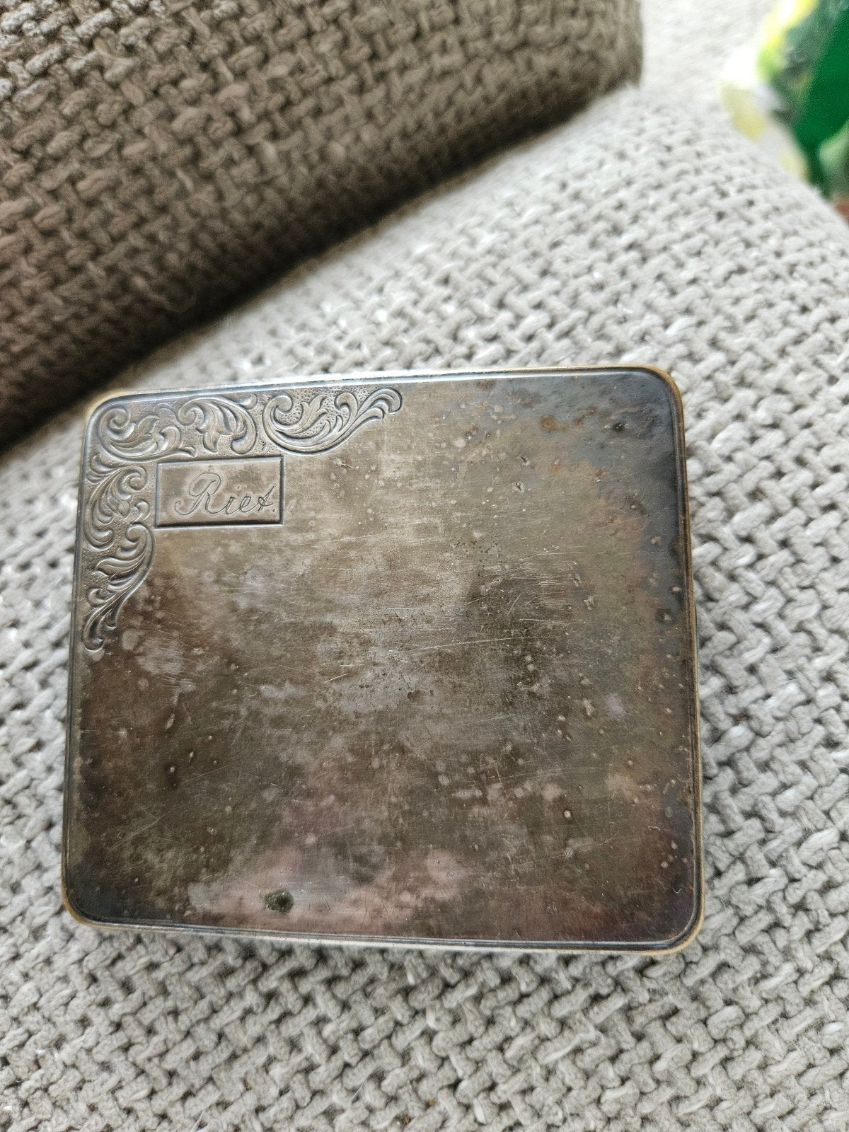 Vintage Sigarettendoosje met Gravure - 'Riek', Ophalen of Verzenden, Gebruikt, Overige typen