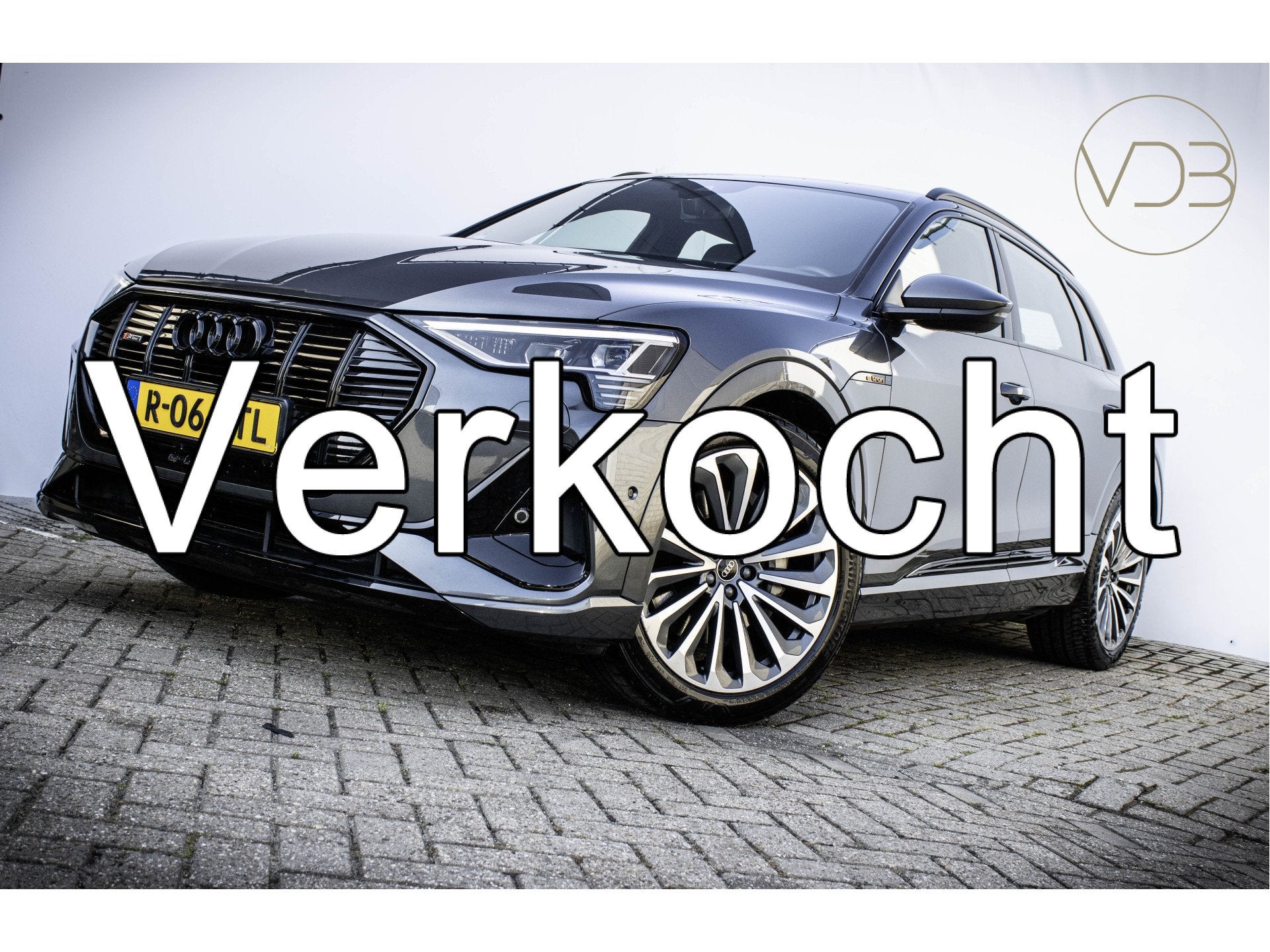 Audi e-tron 55 SOH 91.5% S-Line B&O Camera BTW 1e Eigenaar O, Auto's, 131 €/maand, Zwart, Leder en Stof, Origineel Nederlands