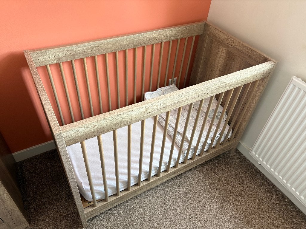Ledikant Kidsmill Brent Oldwood | 60x120 | Matras AeroSleep, Kinderen en Baby's, Babywiegjes en Ledikanten, Ophalen, Zo goed als nieuw