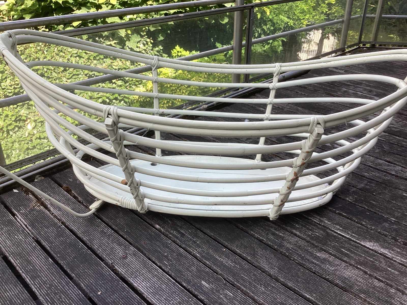 Vintage rotan wiegje met hemeltje - gratis onderstel, Ophalen, Gebruikt, Wieg