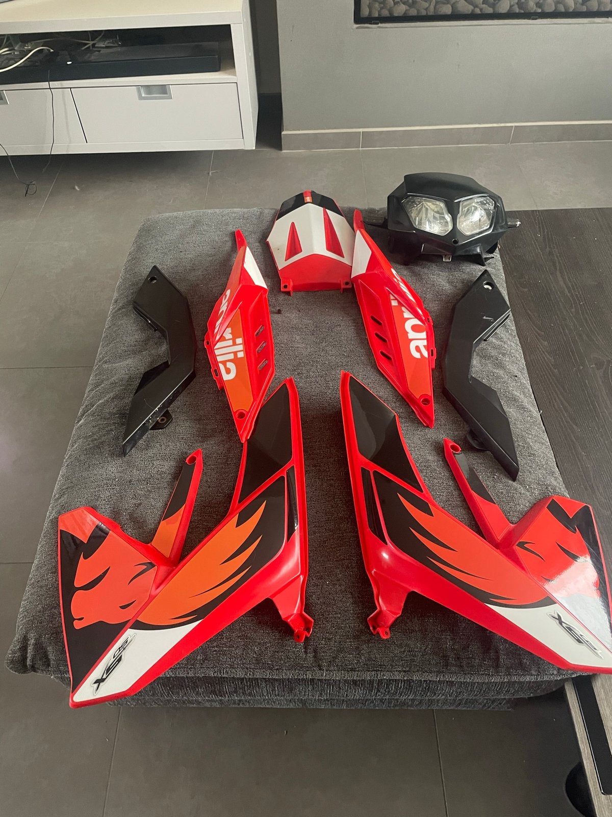 Aprilia SX 50 Kappen Set - Rood/Zwart, Verzenden, Gebruikt, Kap