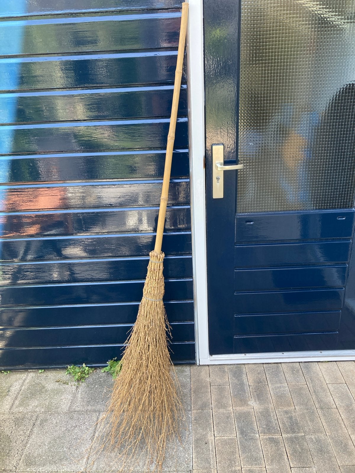 Natuurlijke bezem met bamboe steel, Tuin en Terras, Ophalen, Zo goed als nieuw, Overige soorten