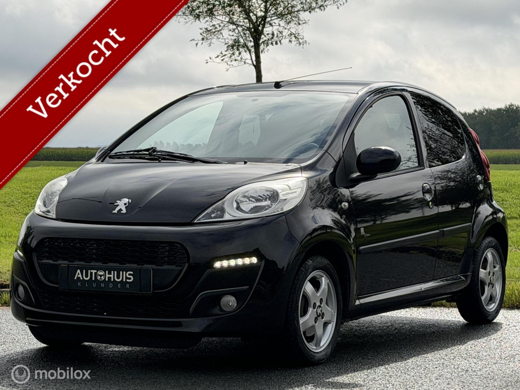 Peugeot 107 1.0 Black&Silver Edition | Leren bekleding ! |, Auto's, Voorwielaandrijving, Euro 5, Gebruikt, 4 stoelen