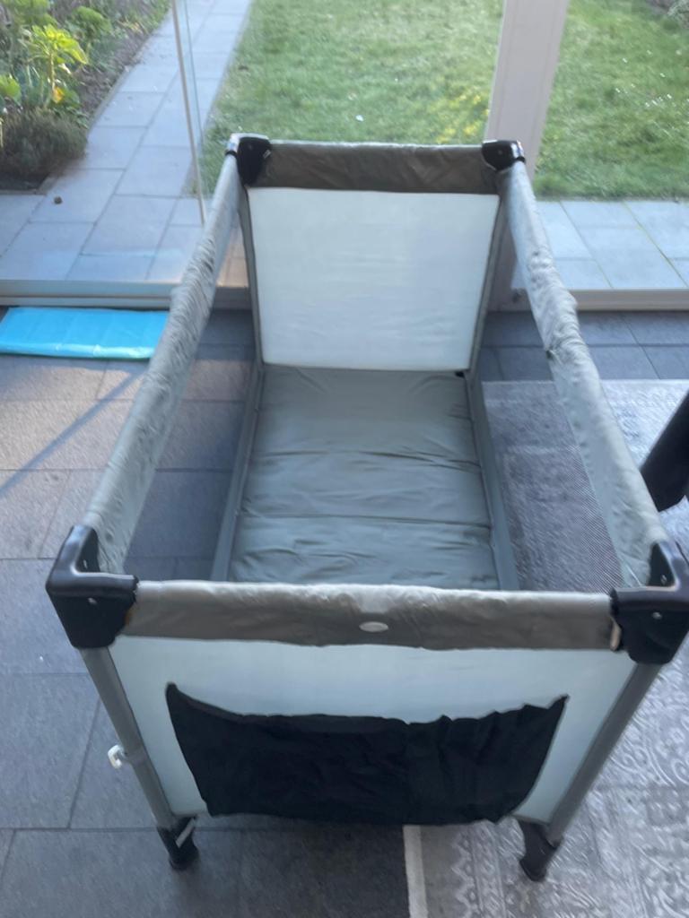 Handige opvouwbare campingbedje/box, Ophalen of Verzenden, Zo goed als nieuw, Reisbedje