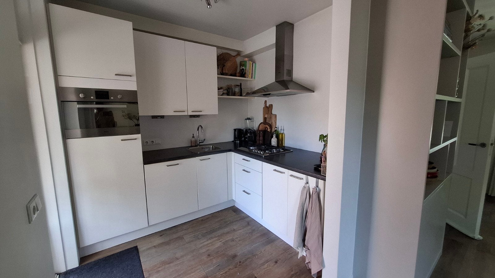 Mooie witte keuken incl. apparatuur, Ophalen
