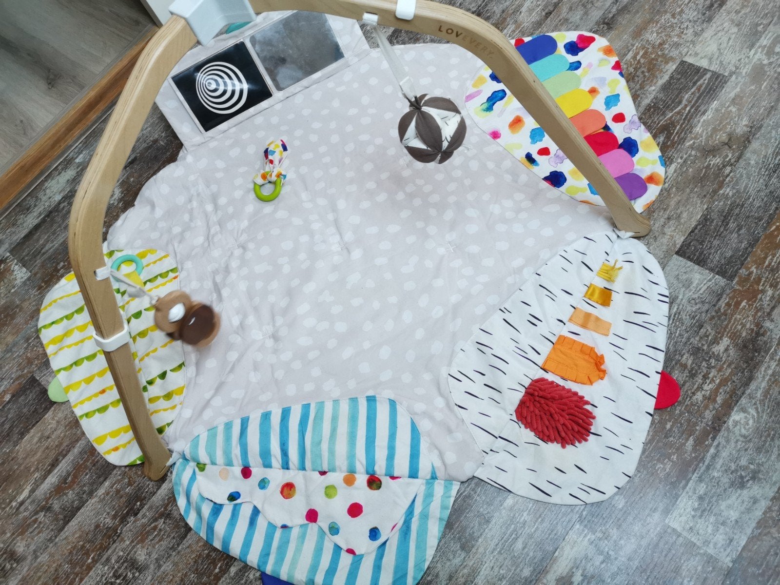 Lovevery Play Gym - Compleet en in hele goede staat, Ophalen of Verzenden, Zo goed als nieuw, Speelkleed