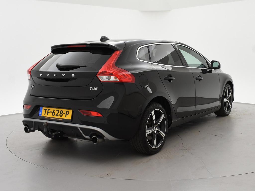 Volvo V40 2.0 T4 190 PK R-DESIGN SPORT + AFN. TREKHAAK | LED, Voorwielaandrijving, Gebruikt, Euro 6, Zwart