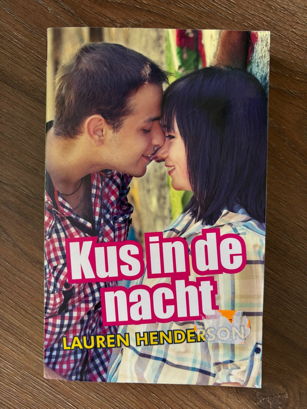 Kus in de nacht - Lauren Henderson (roman), Boeken, Ophalen of Verzenden, Gelezen, Europa overig