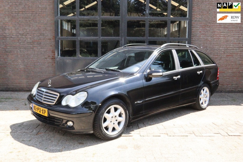 Mercedes-Benz C-klasse Combi 180 K AC|CC|PDC|Trekhk Nieuwe A, Auto's, Mercedes-Benz, Gebruikt, Zwart, 1435 kg, 1796 cc