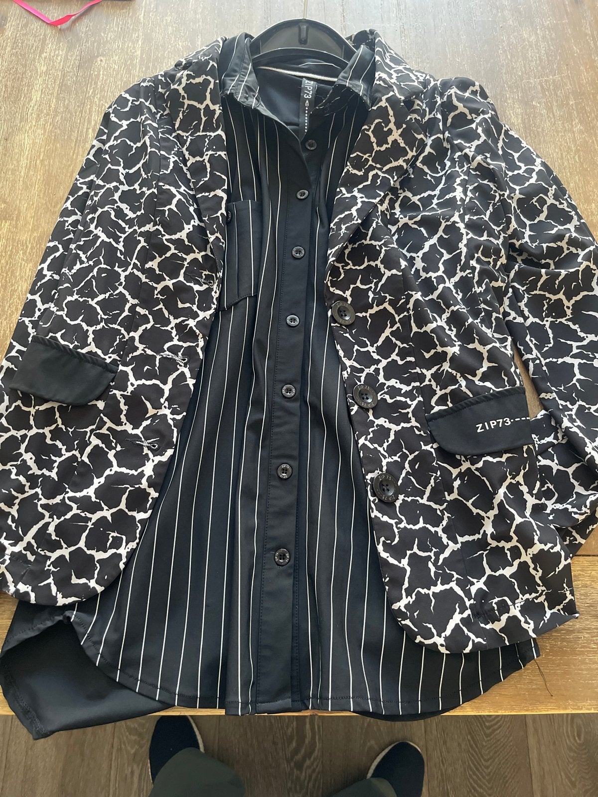 ZIP73 Blazer en Blouse Set Zwart Wit Maat S, Kleding | Dames, Ophalen of Verzenden, Zo goed als nieuw, Maat 36 (S), Zwart