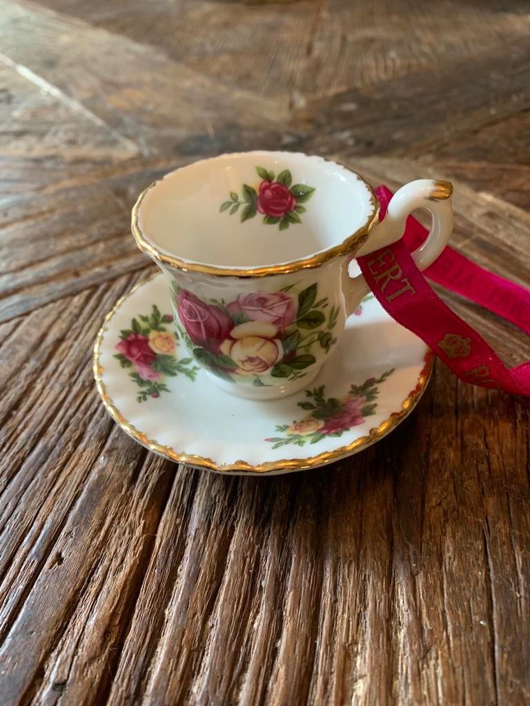 Royal Albert Old Country Roses Kop en Schotel kerst Ornament, Diversen, Kerst, Zo goed als nieuw, Ophalen of Verzenden