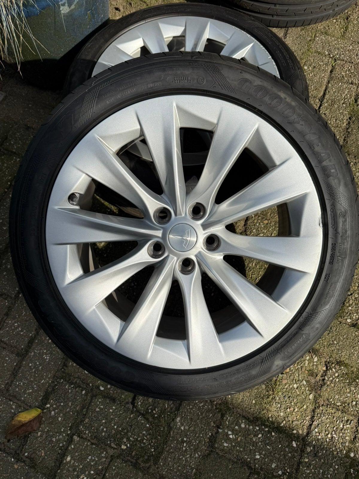Set Tesla model S velgen met banden origineel Tesla +sensor, 19 inch, Banden en Velgen, Ophalen of Verzenden, Personenwagen