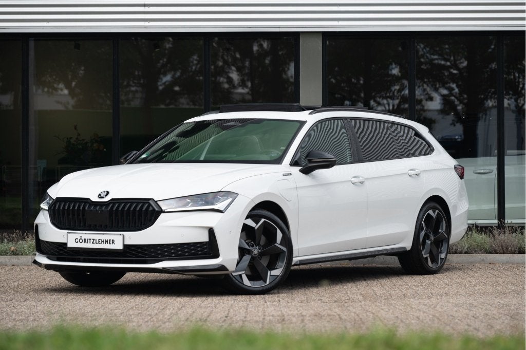 Sportline, DSG, Pano, Trekhaak, 360, Head-up display *FULL*, Auto's, 4 cilinders, Leder, Stationwagon, Superb