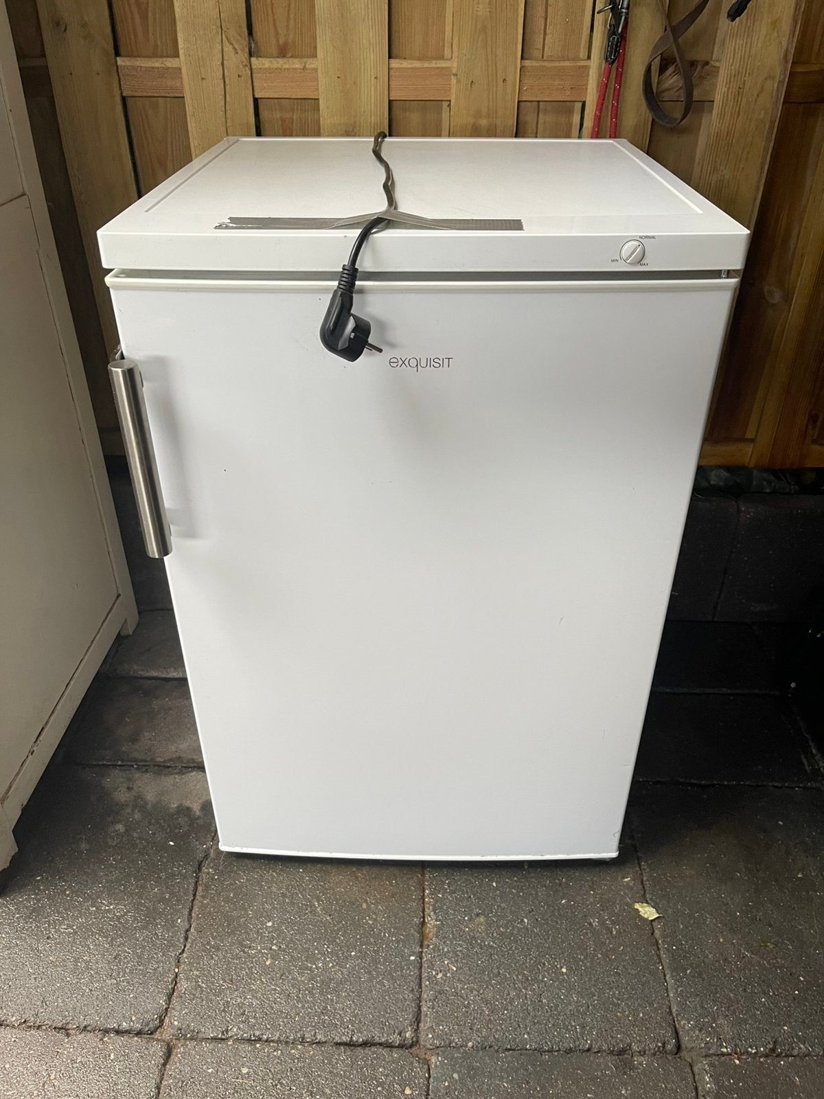 Esquisit ladevriezer, Minder dan 60 cm, 160 cm of meer, Zo goed als nieuw, Energieklasse A of zuiniger